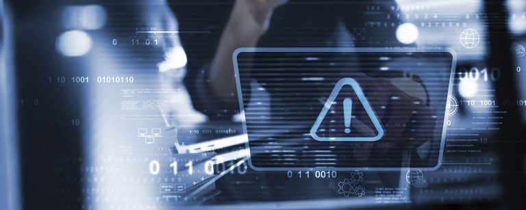 Alerta sobre crimes digitais com foco em vazamento de dados e riscos online